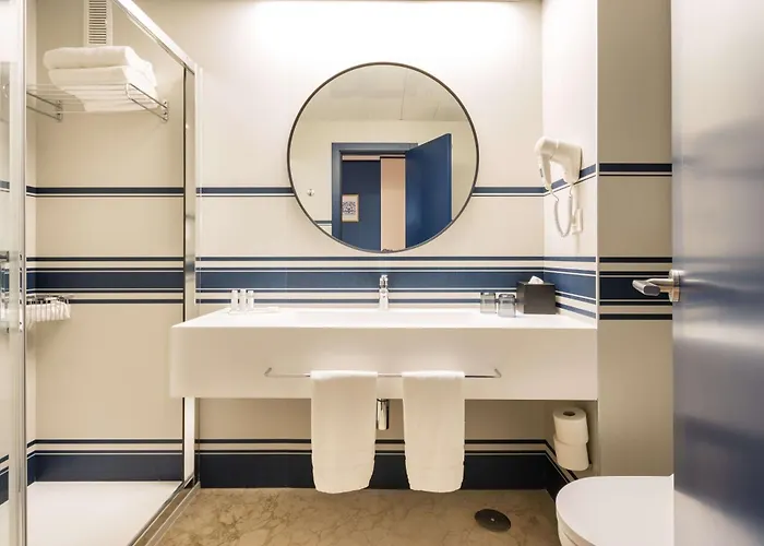 Yaramar - Adults Recommended