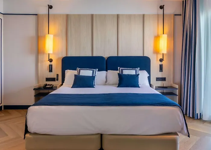 亚拉马尔酒店 - 建议成人入住 丰希罗拉